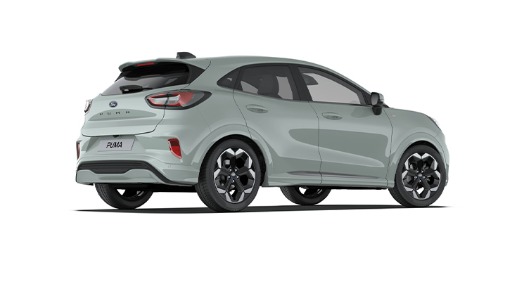 Seitenansicht eines hellgrünen Ford Puma, zeigt das sportliche Design und die Räder.