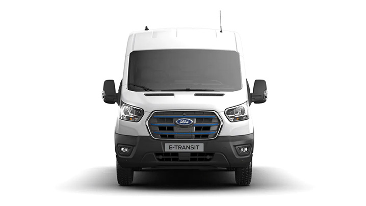 Vorderansicht eines weißen Ford E-Transit Nutzfahrzeugs mit modernem Design.